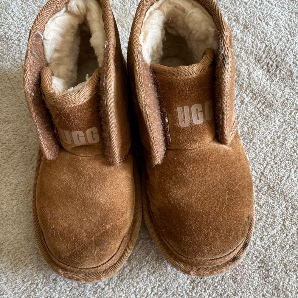 UGG Kids' Neumel EZ-Fit Chukka Boot, Chestnut